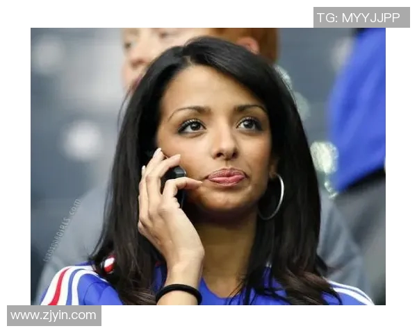 足球明星的妻子中谁的美貌最为出众引发热议与讨论